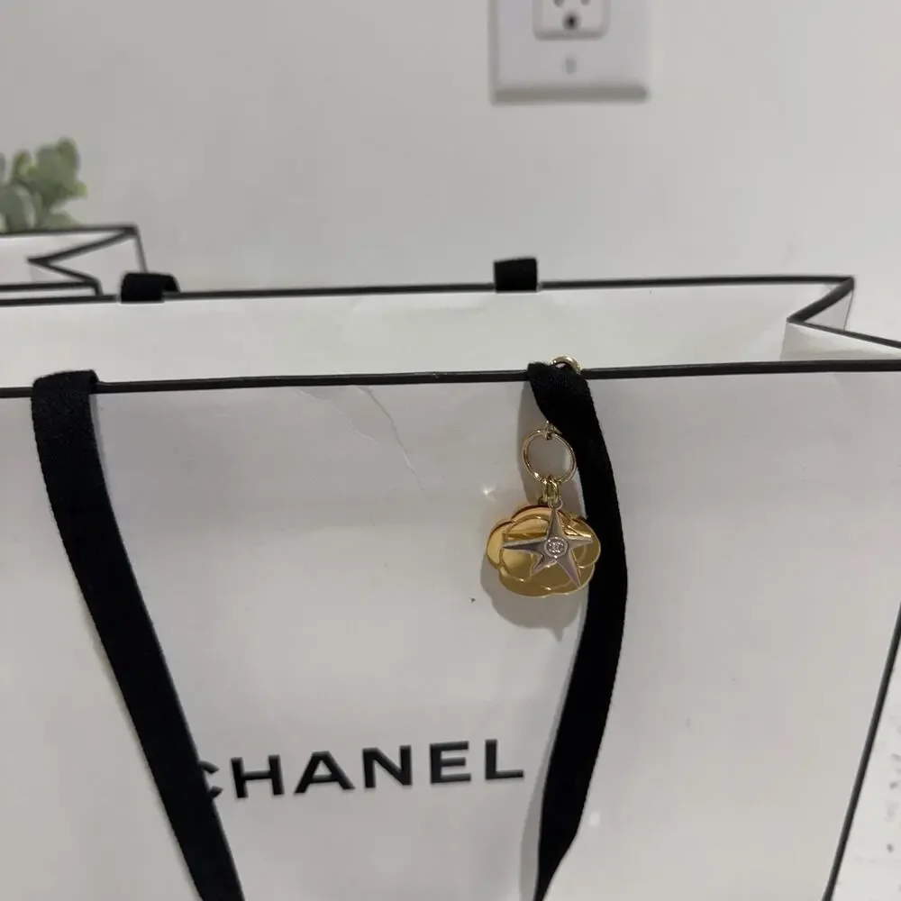 CHANEL gently pre